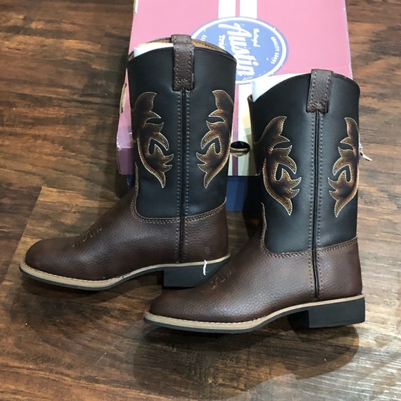 austin trading co shoes